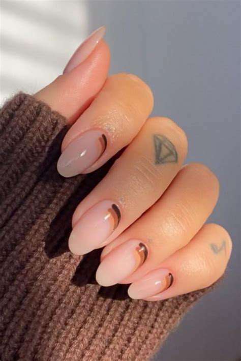 CreativeNailArtforShortNails:EffortlessElegance