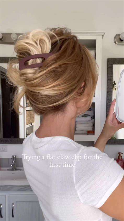 How to Do a Messy Bun Hairstyle